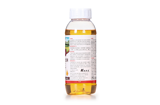 6%聯(lián)菊·啶蟲(chóng)脒微乳劑-凱瑞克  產(chǎn)品性能：  本品由煙堿類化合物啶蟲(chóng)脒和屬于擬除蟲(chóng)菊類化合物聯(lián)苯菊酯復(fù)配而成的殺蟲(chóng)劑，主要作用是干擾神經(jīng)系統(tǒng)，通過(guò)抑制乙酰膽堿受體結(jié)合和破壞害蟲(chóng)神經(jīng)正常傳導(dǎo)，導(dǎo)致害蟲(chóng)出現(xiàn)痙攣，麻痹而死亡。具有觸殺、胃毒、內(nèi)吸作用，可有效防治番茄白粉虱。